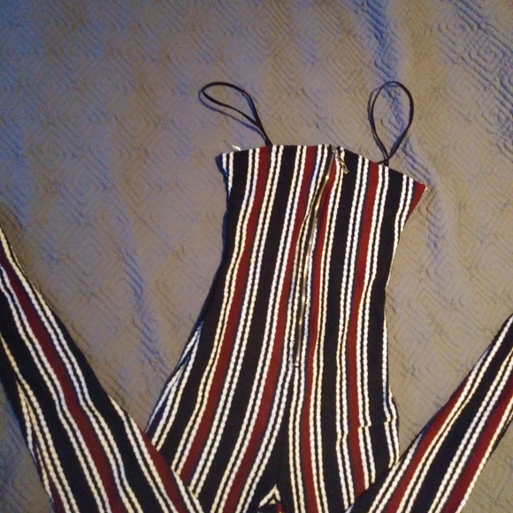 Gia Jumpsuit 💕 - Picture 5 of 6